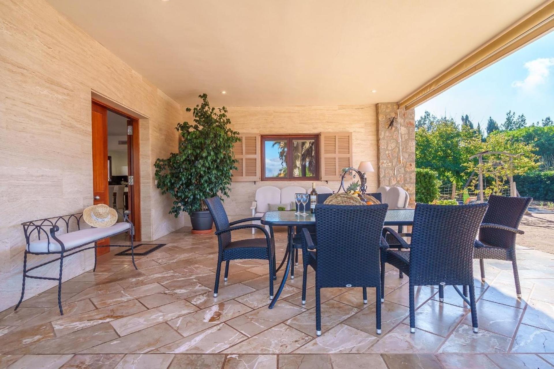 Schoenes Mit Pool Fuer 6 Personen