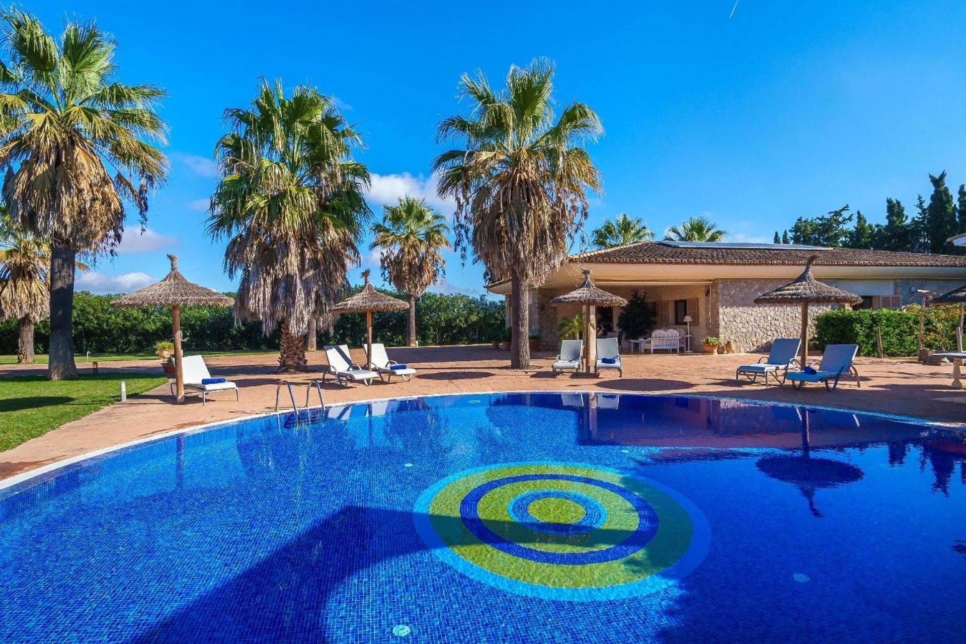 Schoenes Mit Pool Fuer 6 Personen *